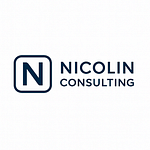 Logo von Nicolin Consulting: Ein dunkelblaues, abgerundetes Quadrat mit dem Buchstaben „N“ daneben dem Schriftzug „Nicolin Consulting“.